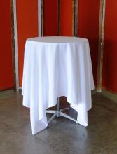 Table, 6ft round with cloth